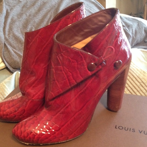 Louis Vuitton burgundy snake print shoes