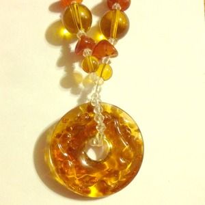 amber color necklace💛4/$10⚡️