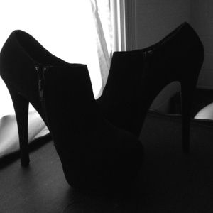 Size 8 M Leather shoes, Fabulous !!!!