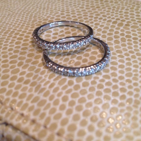 📌SOLD-  2 matching white gold bands