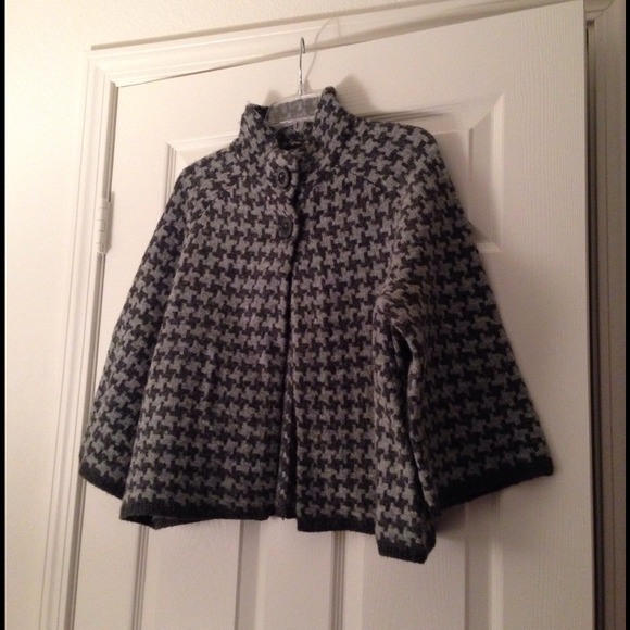 Wool Houndstooth Sweater/Coat.