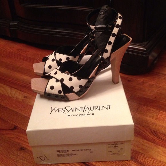 🎉Host Pick 7/11/14🎉 YSL Lolita Sandsls - Picture 2 of 4