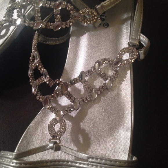 Gorgeous Embellished Formal Shoes