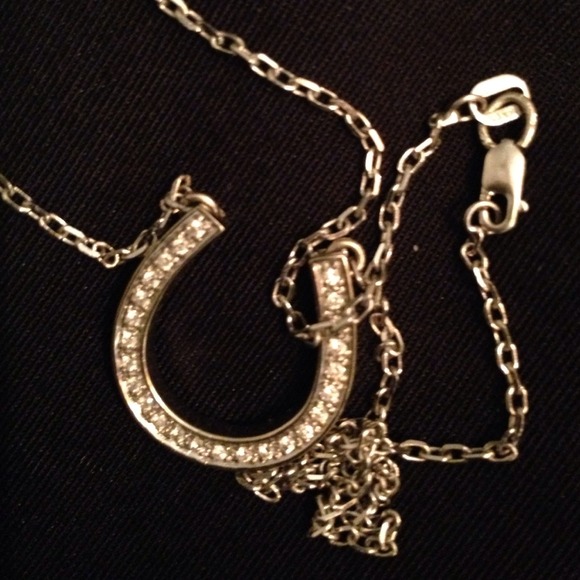 14k white gold diamond horse shoe - Picture 2 of 4