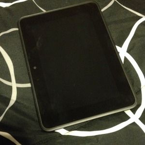 Kindle fire hd 16gb with purple case 🚫Reduced🚫