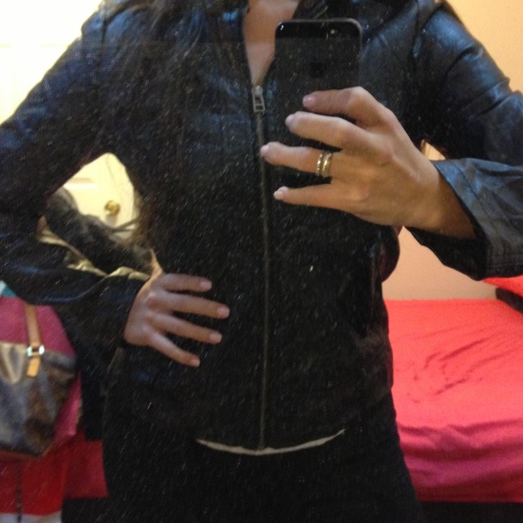 BLACK LEATHER JACKET - Picture 2 of 4