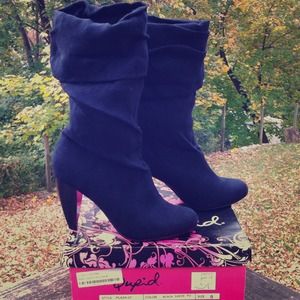 Suede like black boots NWOT