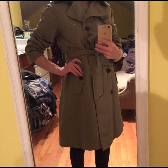 Gorgeous wool-lined classic gap trench coat! - Picture 4 of 4