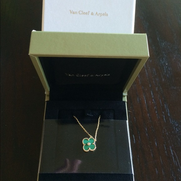 Van cleef&Arpels Christmas limited edition pendant
