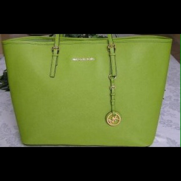 KORS Michael Kors Handbags - 💢PRICE FIRM💢MK Tote🍏Immaculate inside&out