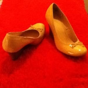 Old Navy Baige Ballet Wedges