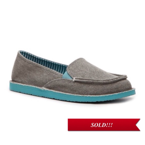 SOLD!!! Grey & turquoise casual flats