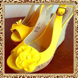 NWOT Yellow Slingback Wedges
