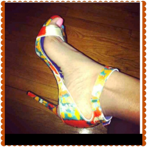 LONDON TRASH HEELS!!!! SOLD!!! - Picture 2 of 4