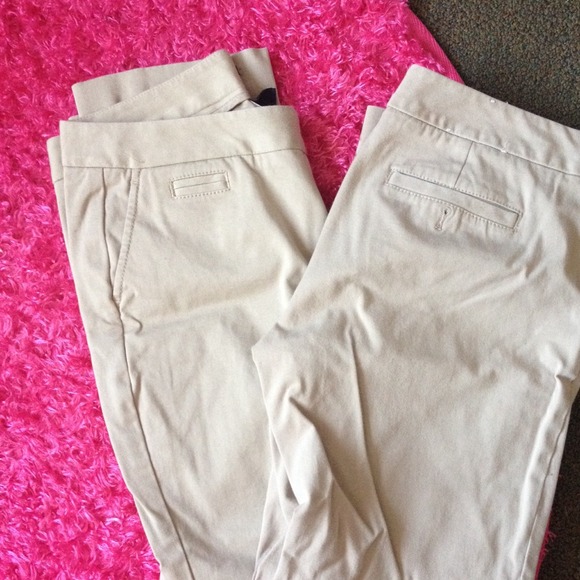 2 pairs of never worn Gap pants