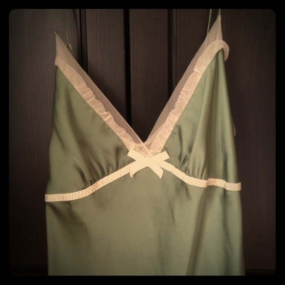 Vera Wang moss green nightgown