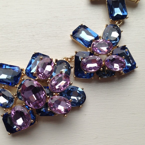 ❌SOLD❌ Absolutely Stunning Statement Necklace - Picture 2 of 4