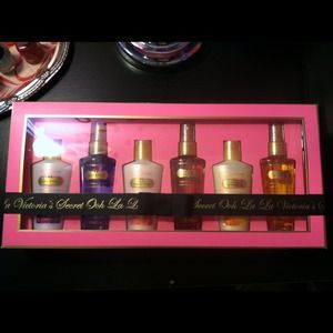 🎀BUNDLE VS lotion/body mist set and soda shoes