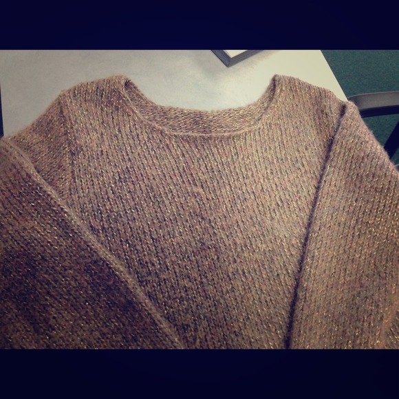 ~~Sold~~Beautiful knit sweater for fall