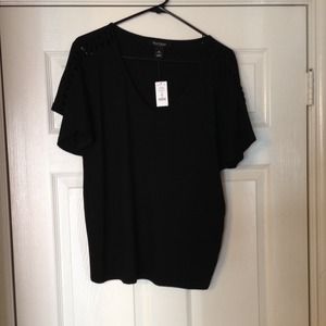 😍Reduced! White House Black Market Black Top. NWT