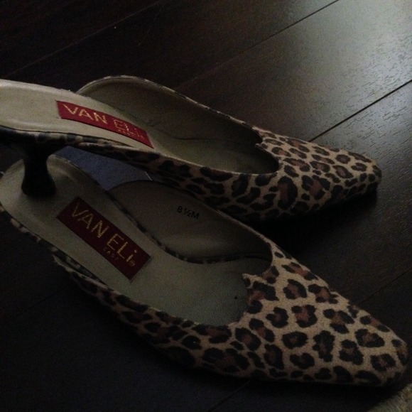 Van Eli East Leopard Cheetah pointy slides