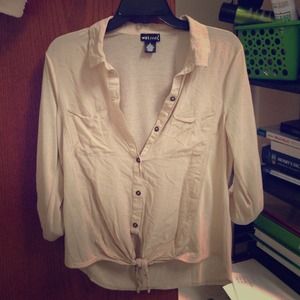 wet seal 3/4 sleeve tan shirt