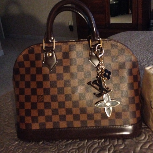 🎈SOLD🎈LV damier alma pm 100% Authentic