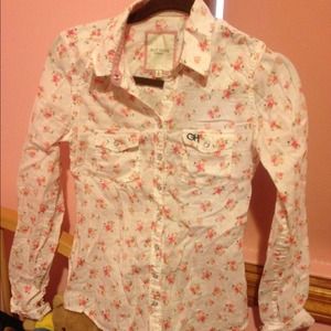 Cute floral gully hicks button up top