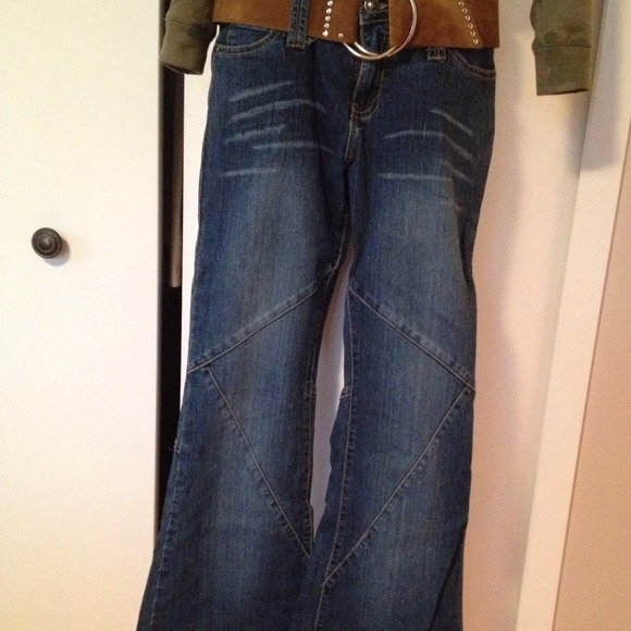Jeans with slits up back