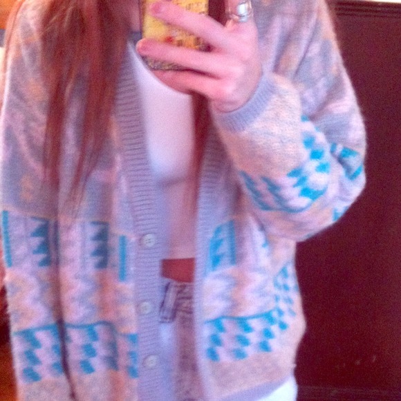 Hold 90s oversized button up sweater