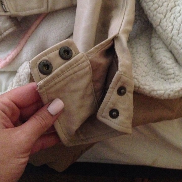 Super cute LC leather jacket - Picture 4 of 4