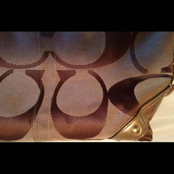 Authentic Coach Signature Carly Handbag 10619 - Picture 4 of 4