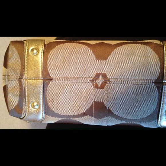 Authentic Coach Signature Carly Handbag 10619 - Picture 2 of 4