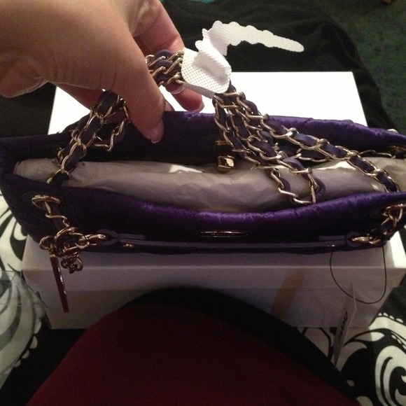 ๐ซSOLD๐ซDKNY Purple Handbag ๐ - Picture 2 of 3