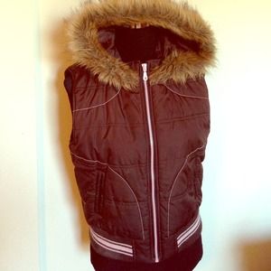 🚨SOLD🚨Brown and pink vest with fur hoodie.