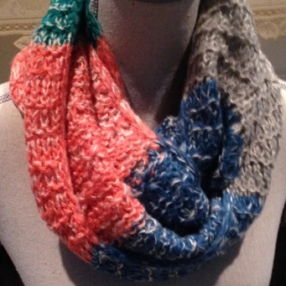 Accessories - Knitted Colorful Infinity Scarf/Navy. Price Firm