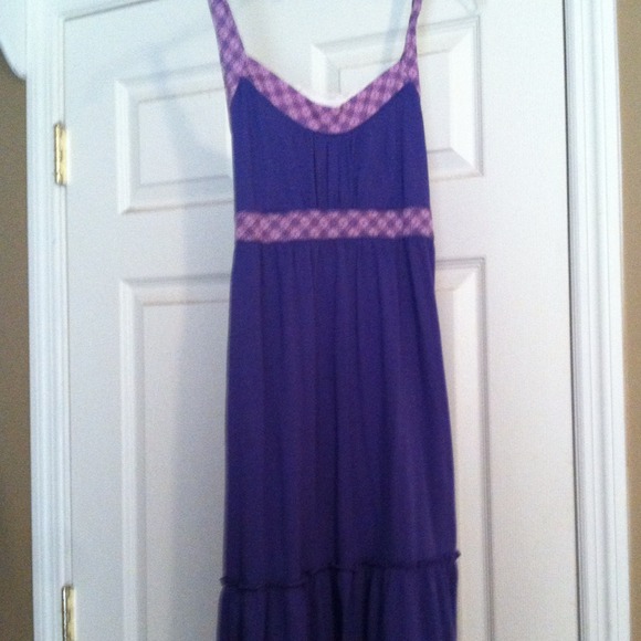 Purple sleeveless dress