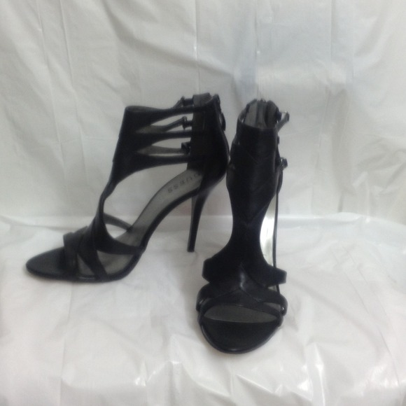 Never worn Guess stilettos!!!