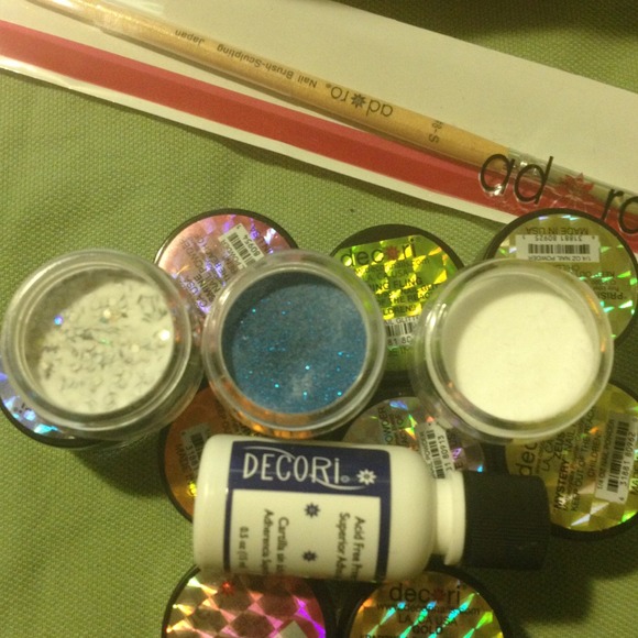Acrylic nail bundle ~Sale~ - Picture 4 of 4