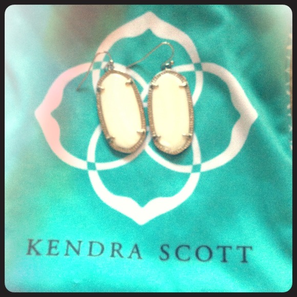 Kendra Scott white earrings!!