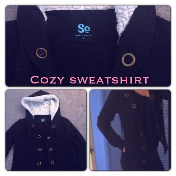 ✅SOLD - Hooded Sweatshirt
