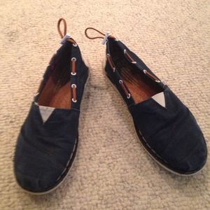 Navy blue nautical toms!