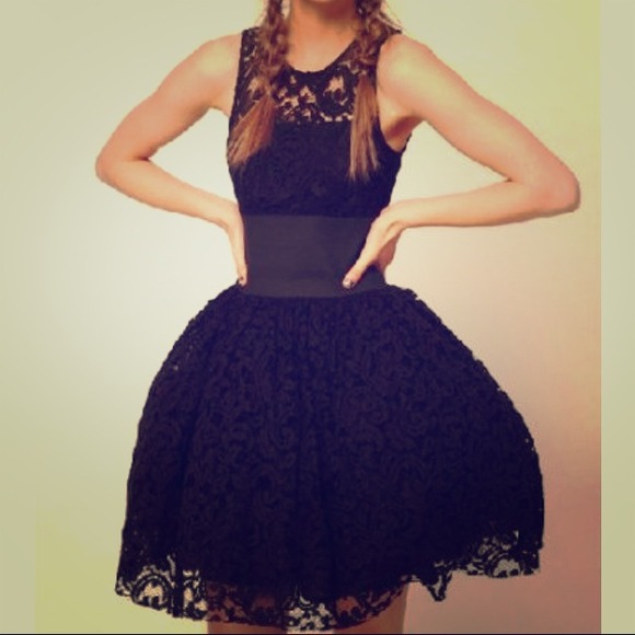 💋SOLD!!💋Black Sleeveless Hollow Lace Flare Dress
