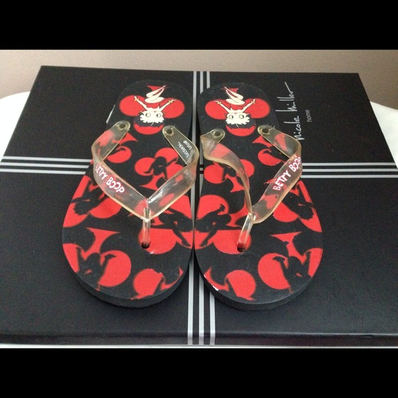 New-Betty Boop Flip Flops Sz Small