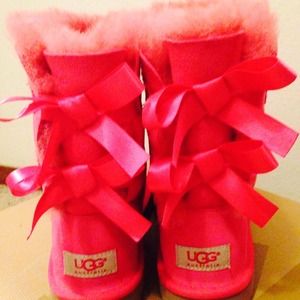 🚫HOLD🚫Pink bailey ugg boots