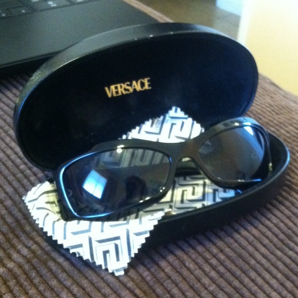 Versace Sunglasses PRICE REDUCED - Picture 2 of 4
