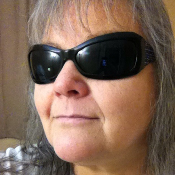 Versace Sunglasses PRICE REDUCED - Picture 4 of 4