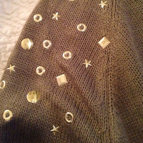 NWT BROWN STUDDED SWEATER 💕💕 - Picture 2 of 4