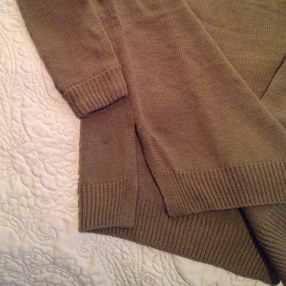 NWT BROWN STUDDED SWEATER 💕💕 - Picture 3 of 4