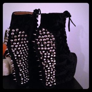Jeffrey Campbell "Damsel"